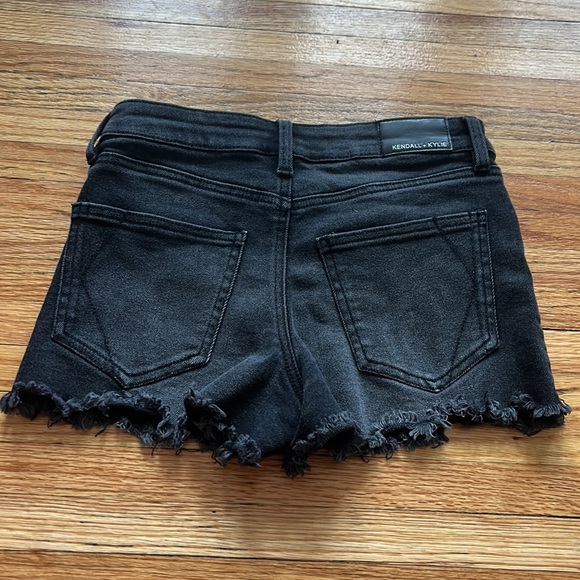 Kendall + Kylie Jean Shorts / 3/26 / The Hipster Short - Picture 6 of 8